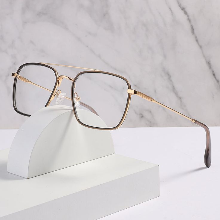Gọng kính aviator (phi công) đang hot, bạn đã thử chưa?